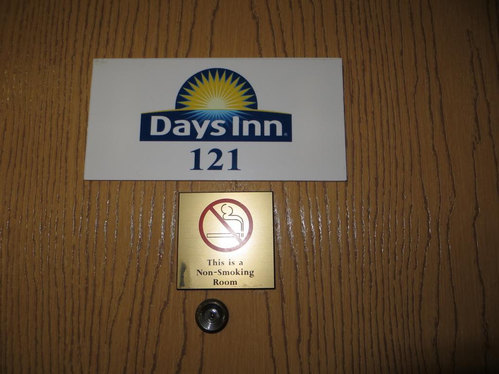 Days Inn By Wyndham Custer Exterior foto